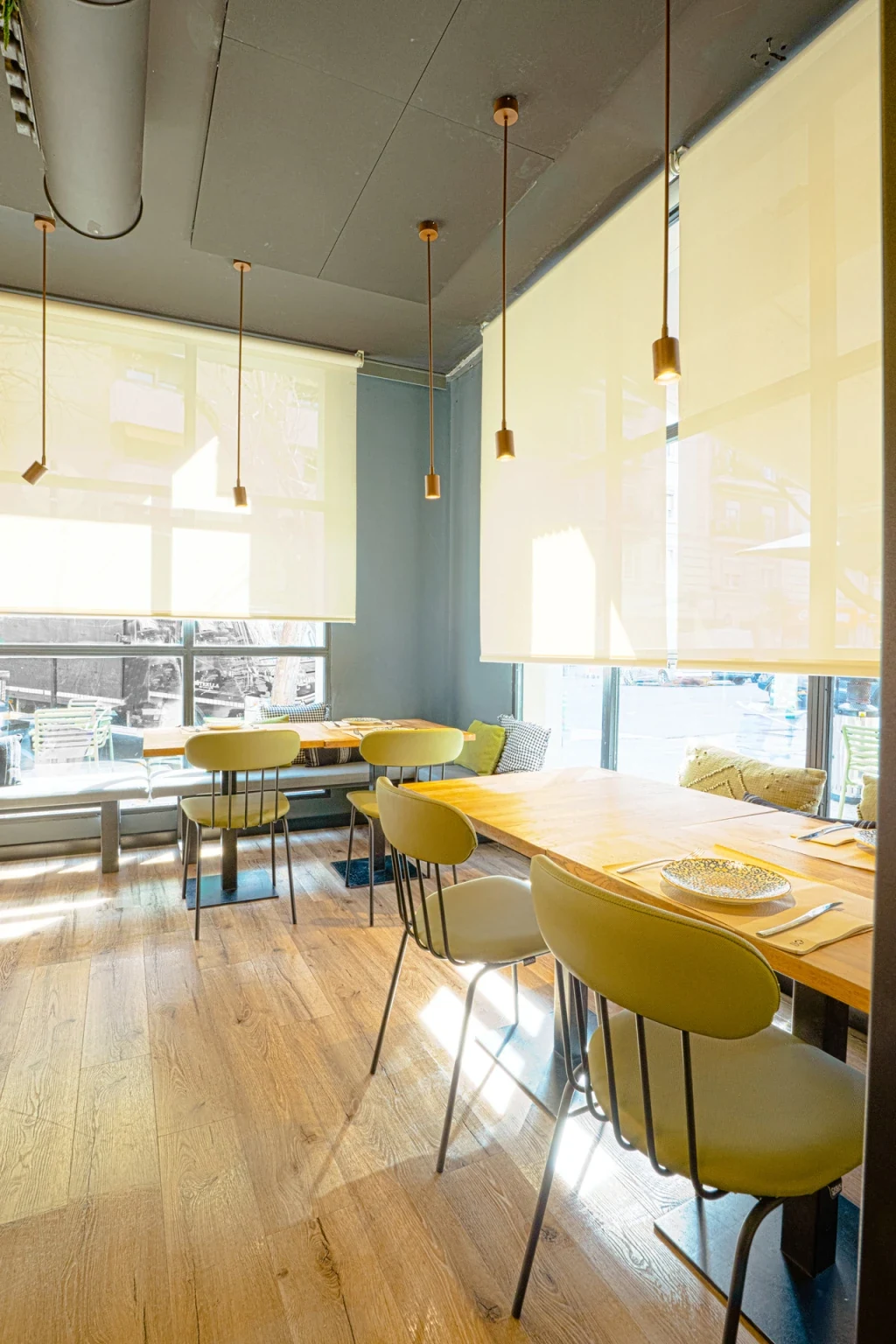 Restaurante Camaleón · Mobiliario de Casual