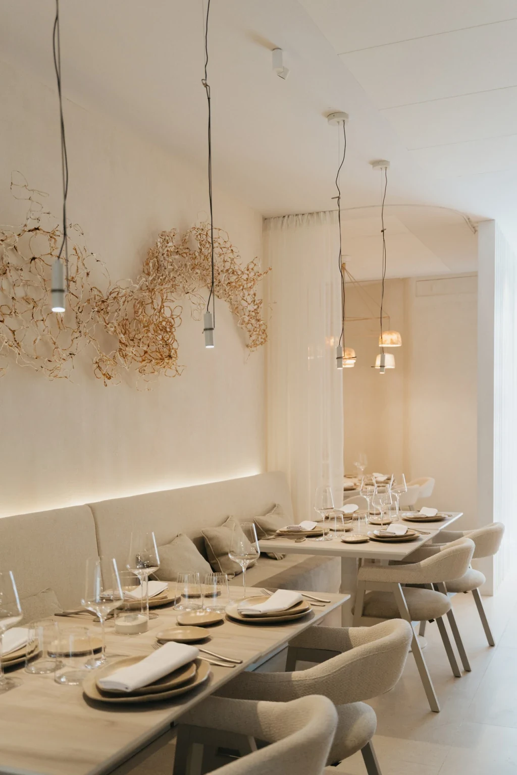 Restaurante El Portón de Sorní · Mobiliario de Casual