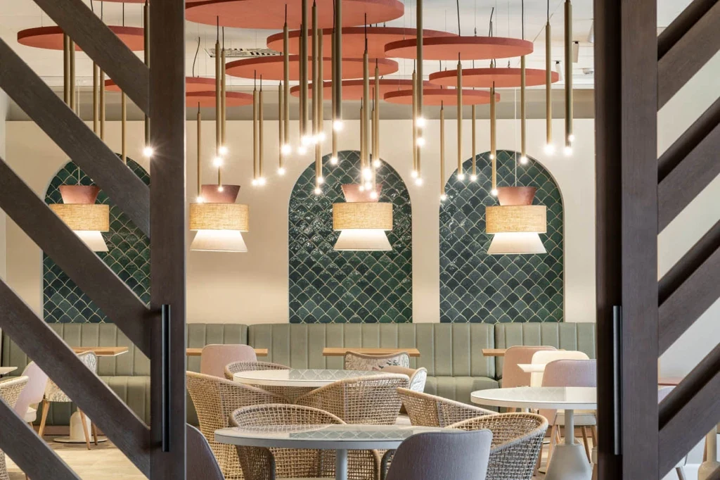 Comedor del Hotel Ritual de Terra con mobiliario de Casual Solutions