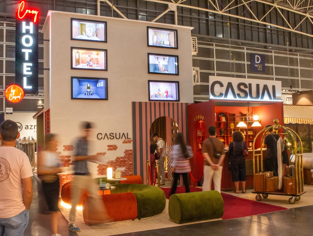 Entrada del stand de Casual Solutions en Hábitat 2026